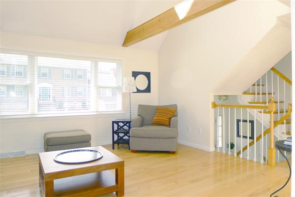 38 Hall Road Stoneham, MA 02180 - Photo 3 of 30 Gallery Image 3