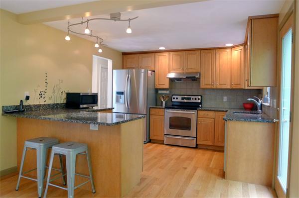 38 Hall Road Stoneham, MA 02180 - Photo 6 of 30 Gallery Image 6