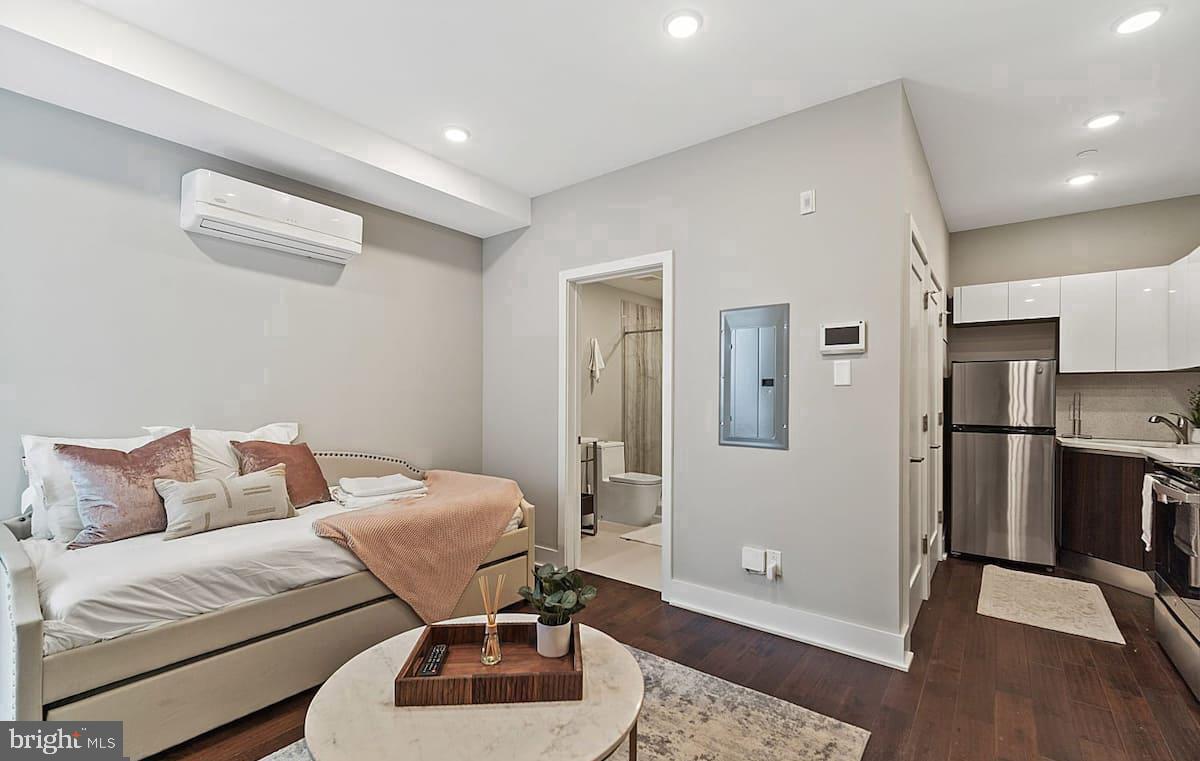 2010 Walnut Street, Unit 501 Philadelphia, PA 19103 - Photo 1 of 17
