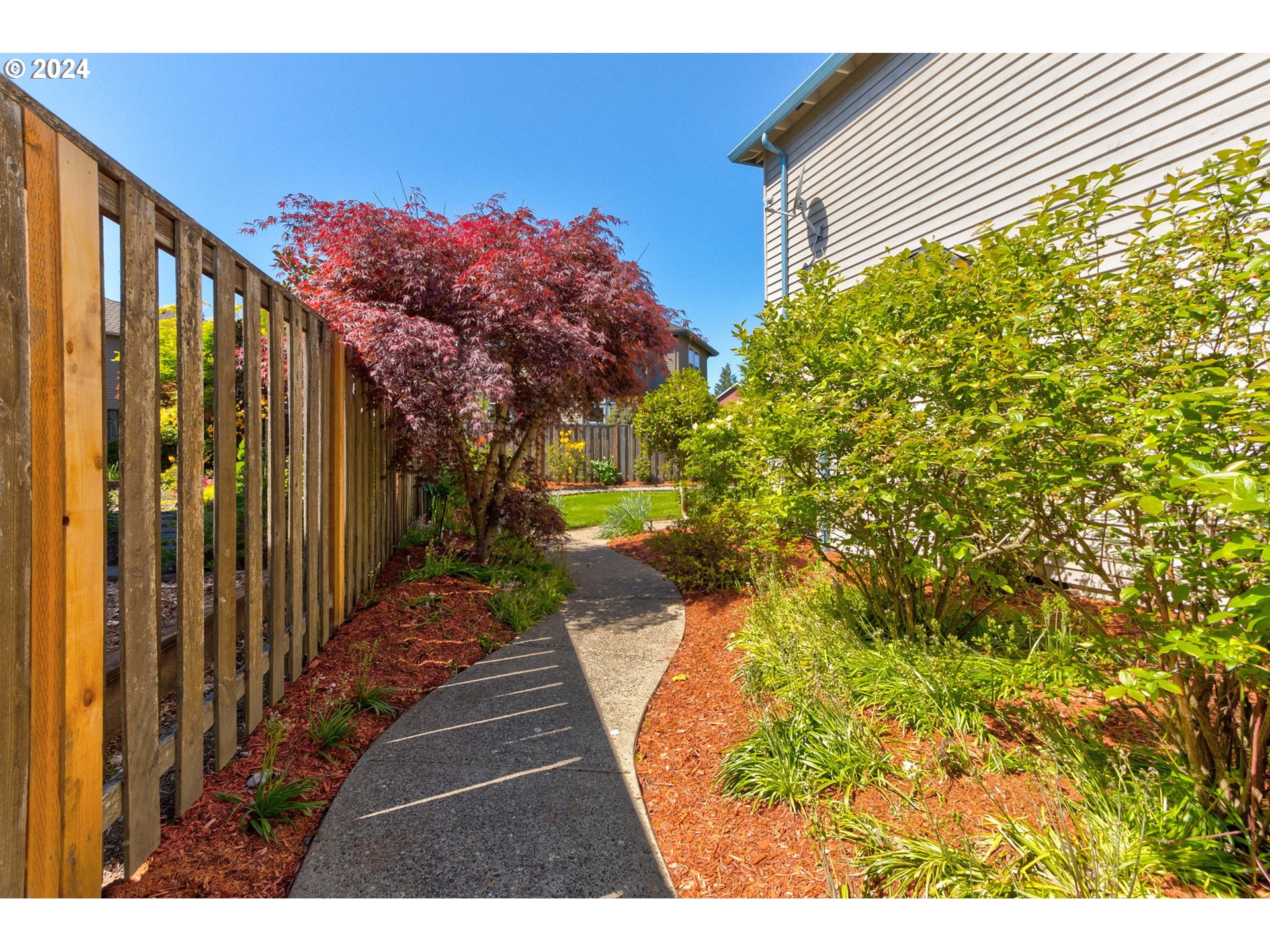 16610 Northwest Mission Oaks Drive Beaverton, OR 97006 - Photo 31 of 37 a view of a pathway with a pathway