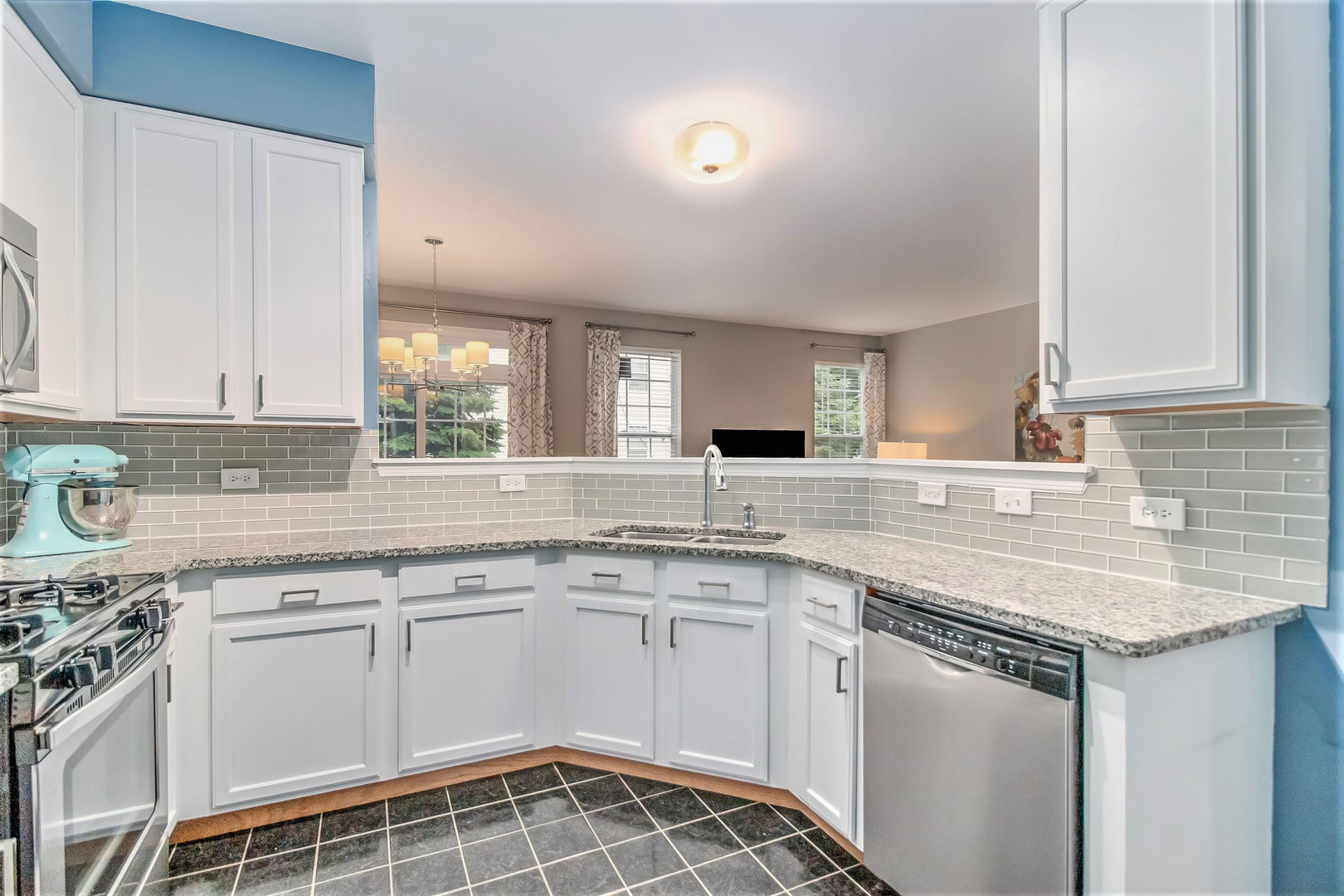 1928 West Cobblestone Road Romeoville, IL 60446 - Photo 7 of 24