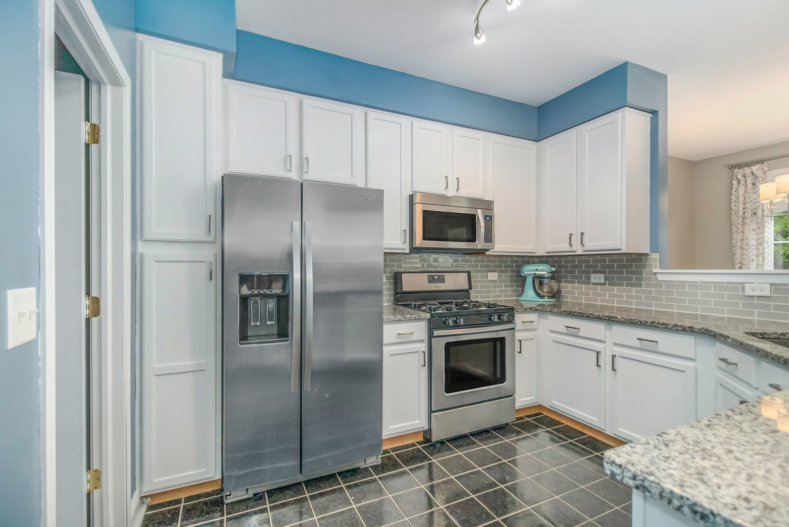 1928 West Cobblestone Road Romeoville, IL 60446 - Photo 8 of 24