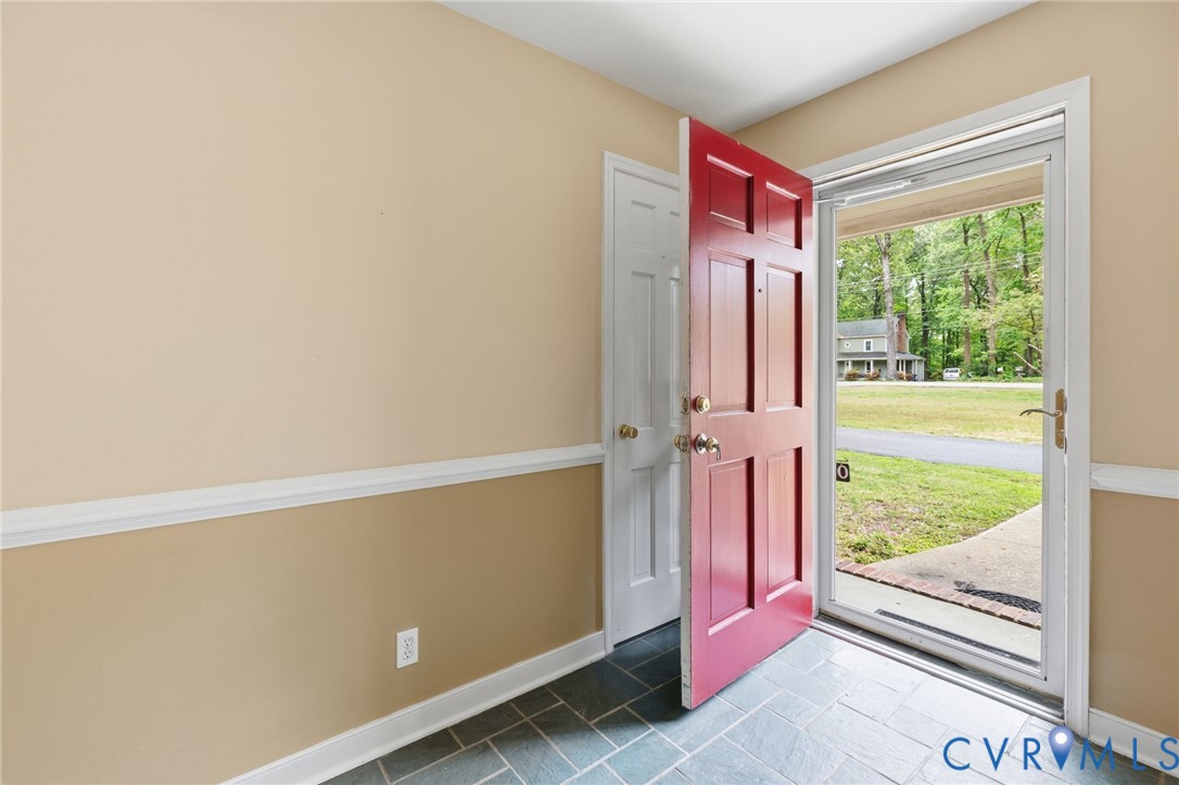 3810 Centralia Road Chester, VA 23831 - Photo 5 of 37