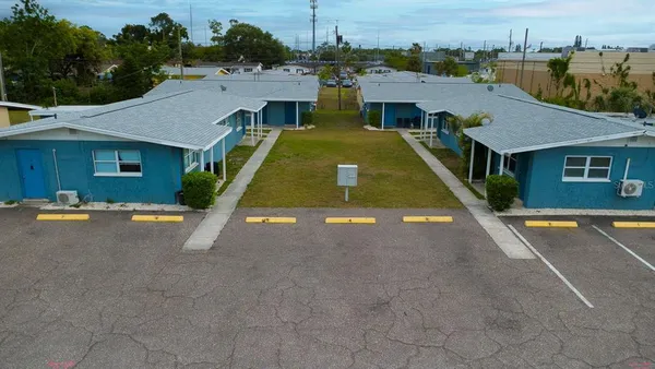 $2,000 | 6538 42nd Avenue North, Unit 1, St. Petersburg, FL 33709