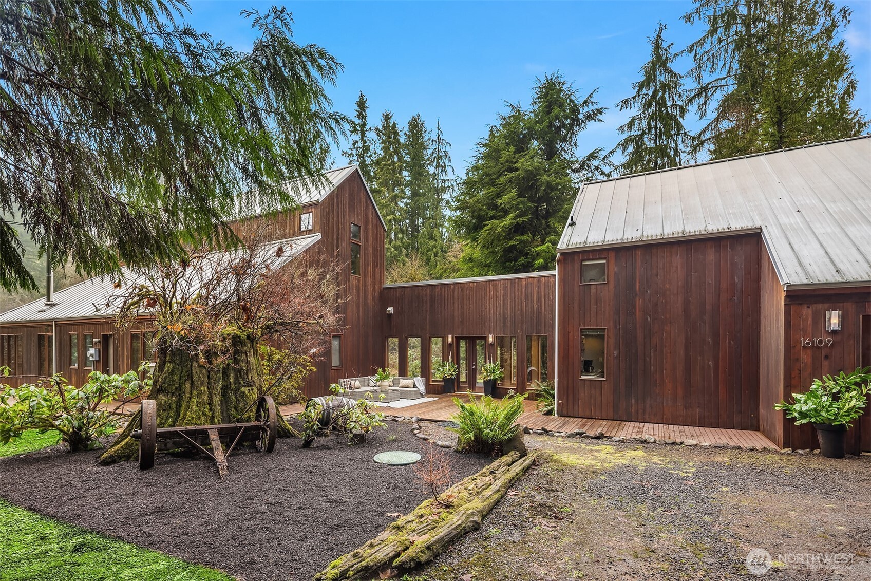 16109 Kelly Road Northeast Duvall, WA 98019 - Photo 2 of 40