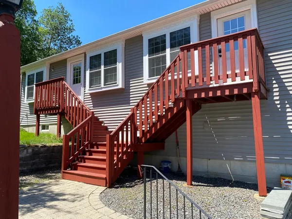 $2,450 | 150 Uxbridge Road, Unit B (BACK), Mendon, MA 01756
