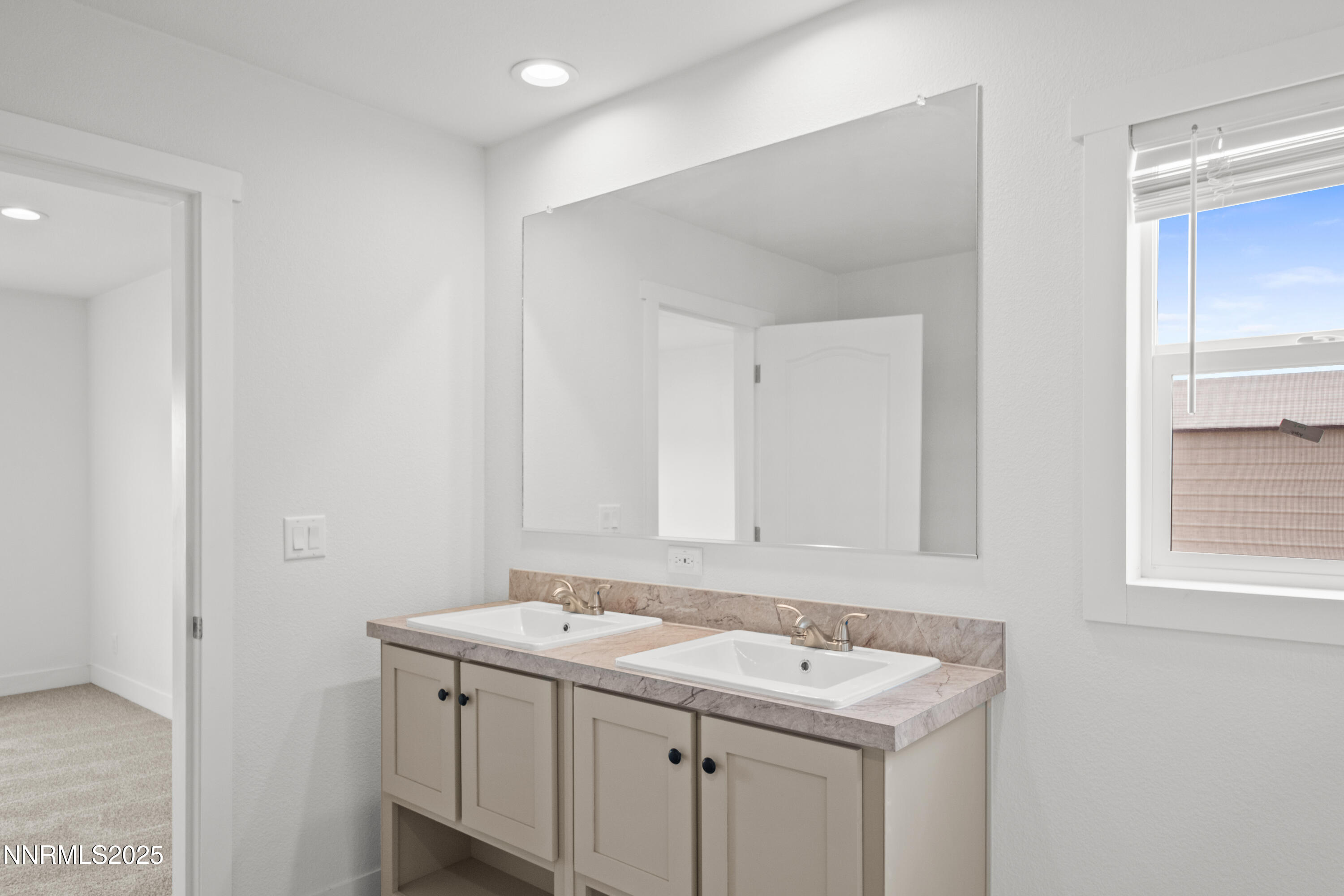 7565 Springfield Road Silver Springs, NV 89429 - Photo 12 of 28 Primary Bath