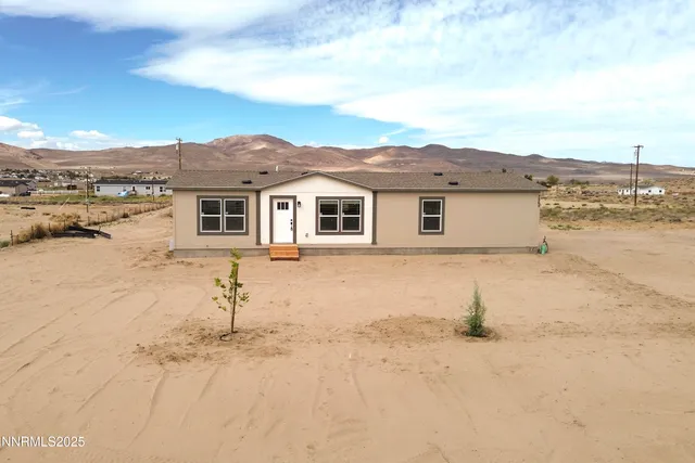 a picture of a open kitchen