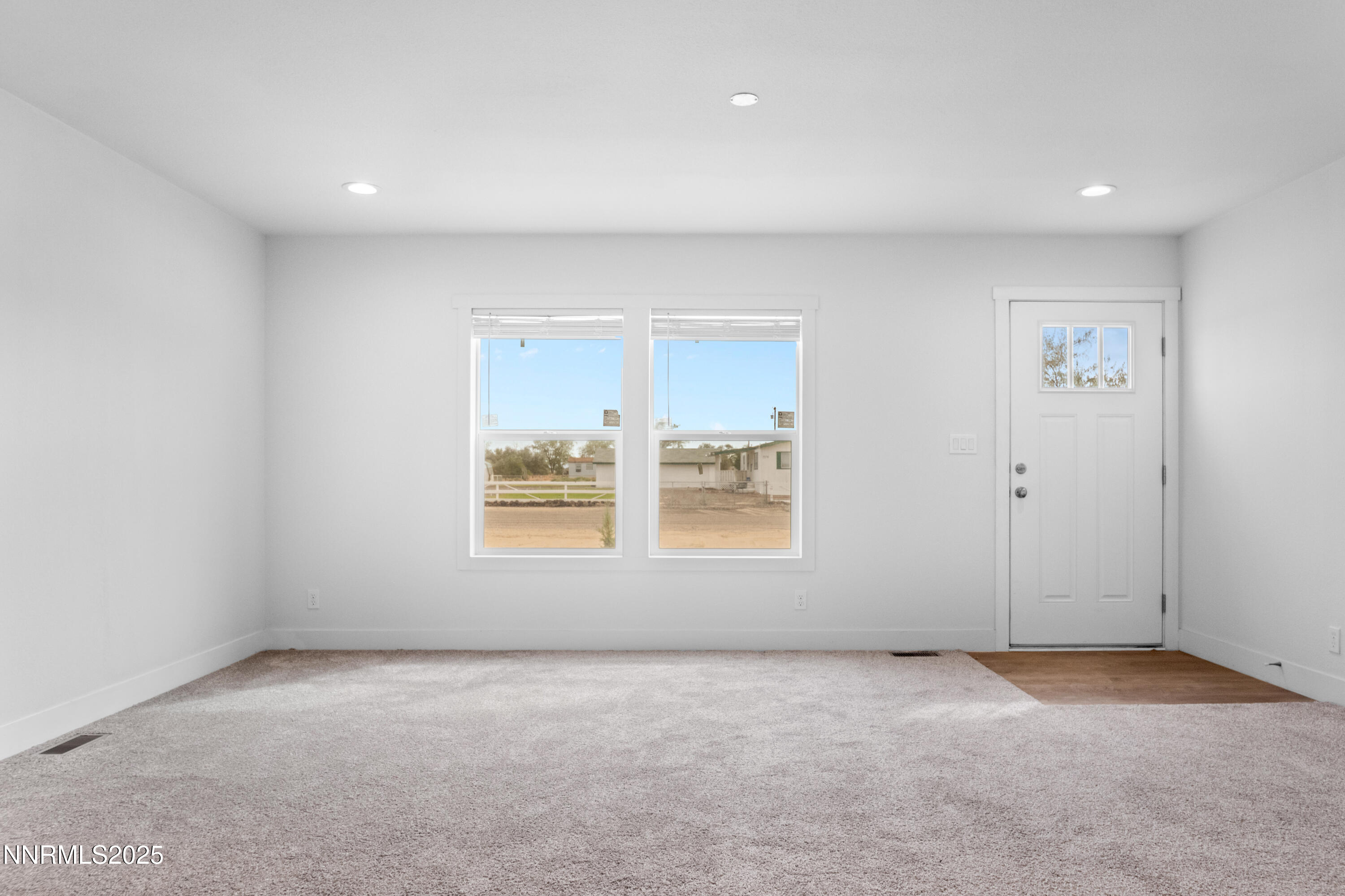 7565 Springfield Road Silver Springs, NV 89429 - Photo 3 of 28 Great Room