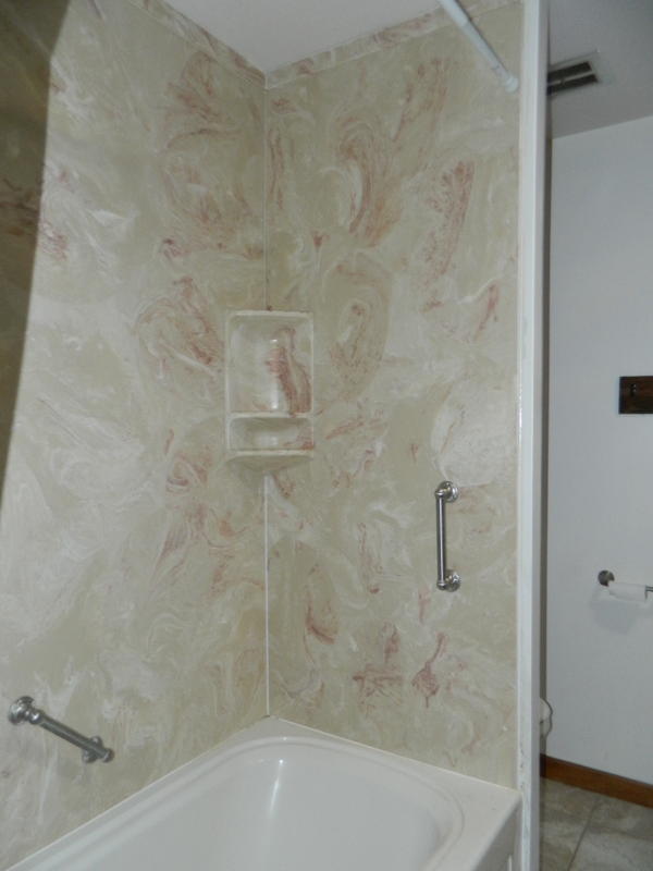 12320 Water Gap Road Williams, OR 97544 - Photo 22 of 53 Tub/Shower MasterBathroom