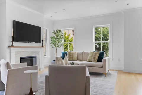 $1,925,000 | 251 West 3rd Street, Unit 251, Boston, MA 02127