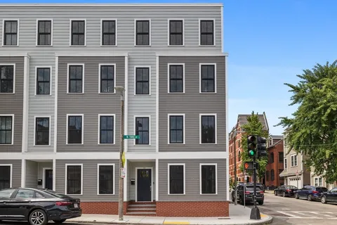 $1,925,000 | 251 West 3rd Street, Unit 251, Boston, MA 02127