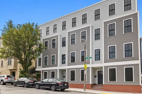 $1,925,000 | 251 West 3rd Street, Unit 251, Boston, MA 02127