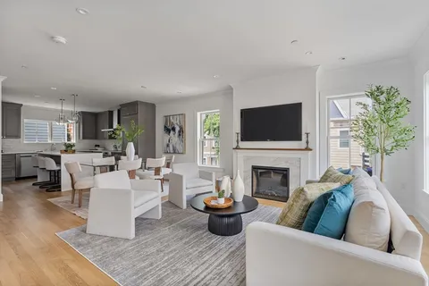 $1,925,000 | 251 West 3rd Street, Unit 251, Boston, MA 02127