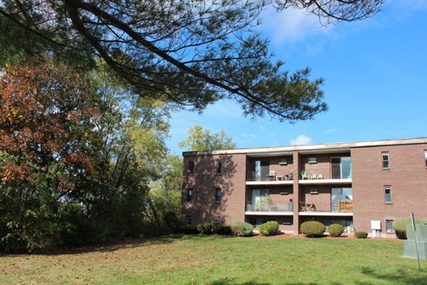 11 Riverside Avenue, Unit 201 Danvers, MA 01923 - Photo 1 of 8 Gallery Image 1