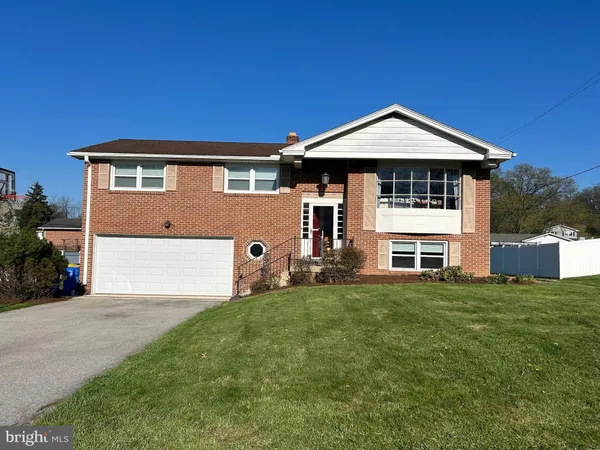 $314,900 | 425 Cortleigh Drive, York, PA 17402