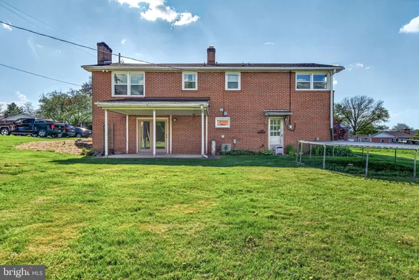 $314,900 | 425 Cortleigh Drive, York, PA 17402