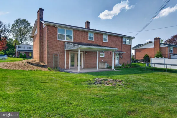 $314,900 | 425 Cortleigh Drive, York, PA 17402