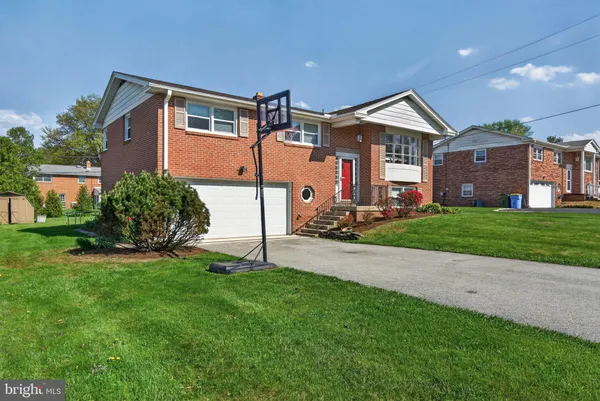 $314,900 | 425 Cortleigh Drive, York, PA 17402