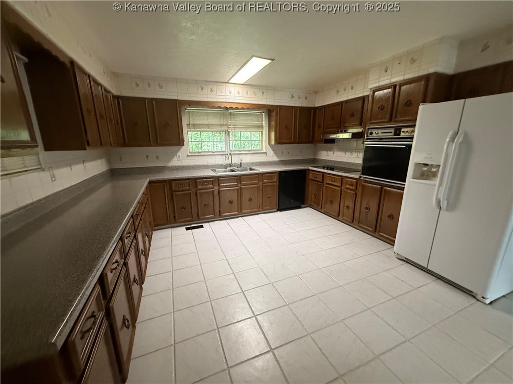 8091 Old Logan Road Chapmanville, WV 25508 - Photo 3 of 31 Kitchen