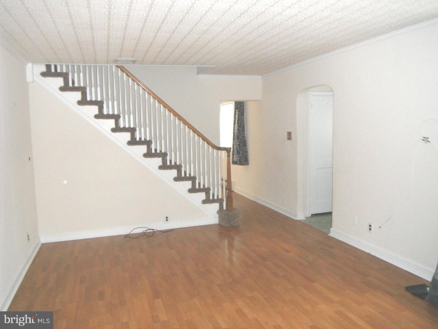 912 Pitt Road Cheltenham, PA 19012 - Photo 6 of 23 Living Room