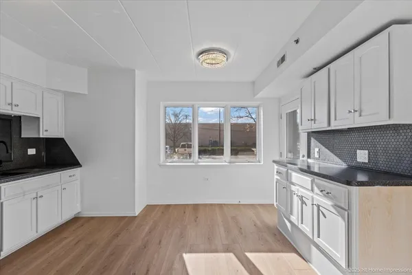 $249,500 | 5520 West 115th Street, Unit 101, Oak Lawn, IL 60453
