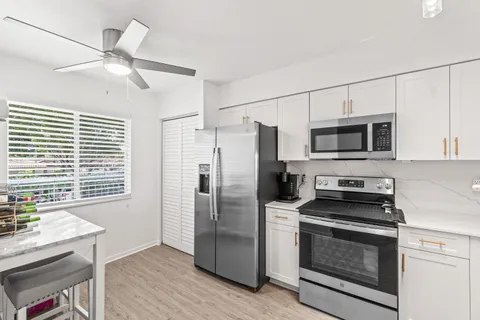 $379,000 | 14112 Huntington Pointe Drive, Unit 210, Delray Beach, FL 33484