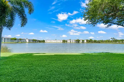 $379,000 | 14112 Huntington Pointe Drive, Unit 210, Delray Beach, FL 33484