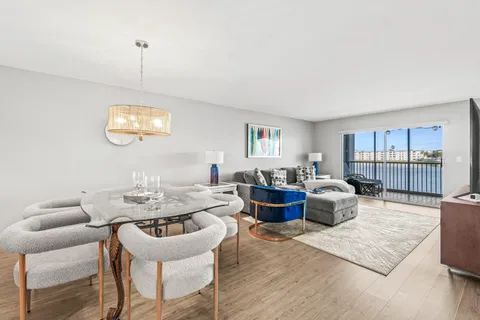 $379,000 | 14112 Huntington Pointe Drive, Unit 210, Delray Beach, FL 33484