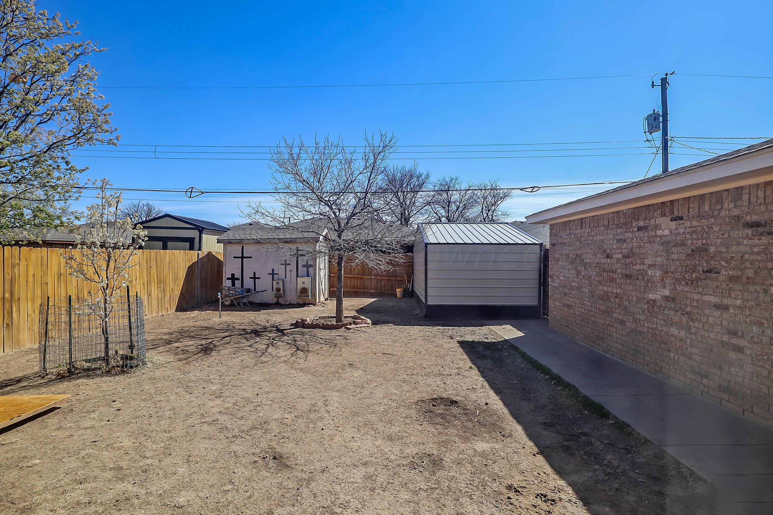 1009 Sterling Drive Amarillo, TX 79110 - Photo 15 of 17 Backyard