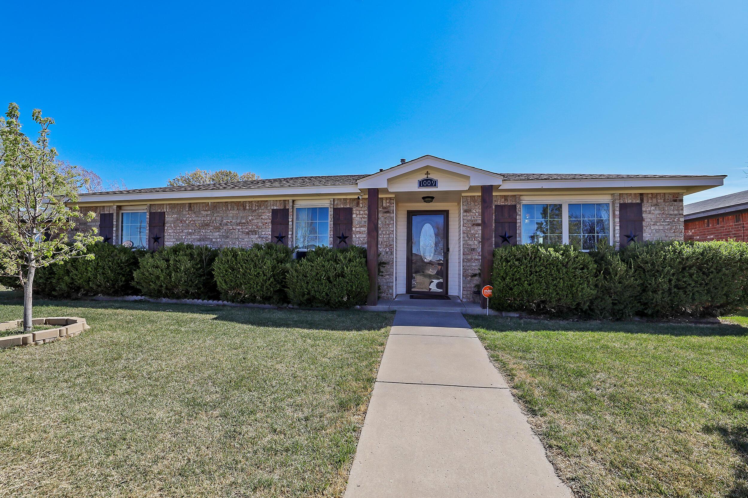 1009 Sterling Drive Amarillo, TX 79110 - Photo 2 of 17 Front3