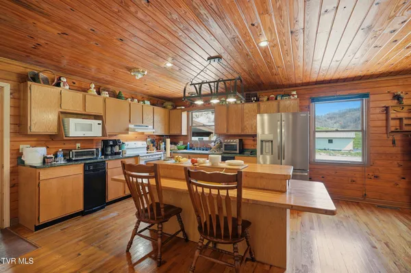 $595,995 | 1505 Williams Hollow Road, Big Stone Gap, VA 24219
