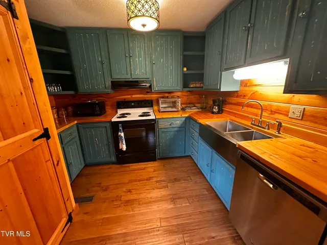 $599,999 | 1505 Williams Hollow Road, Big Stone Gap, VA 24219