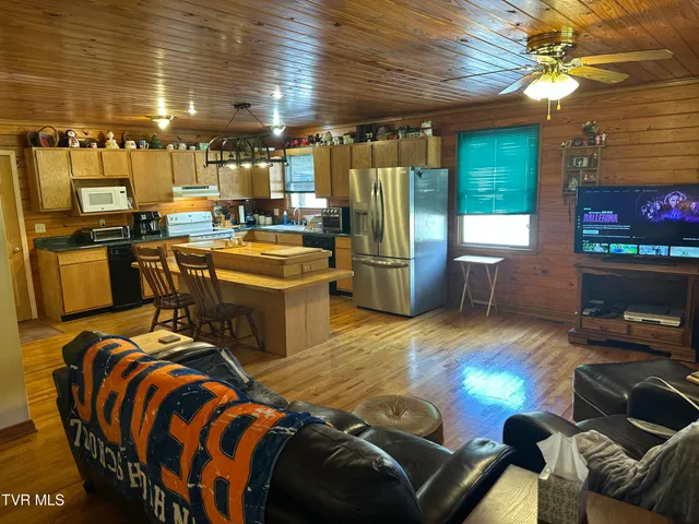 $599,999 | 1505 Williams Hollow Road, Big Stone Gap, VA 24219