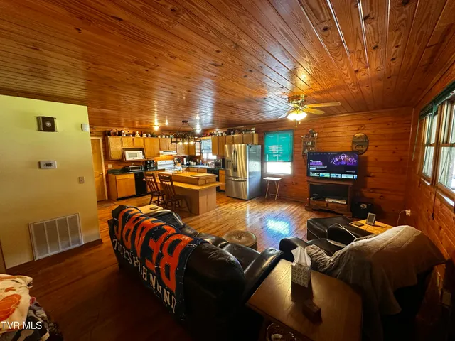 $599,999 | 1505 Williams Hollow Road, Big Stone Gap, VA 24219