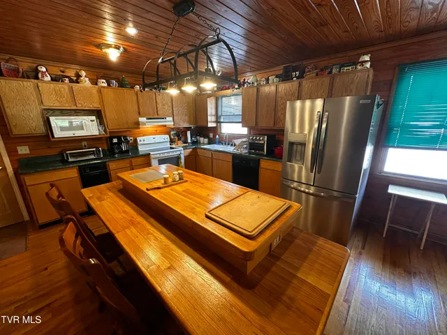 $599,999 | 1505 Williams Hollow Road, Big Stone Gap, VA 24219