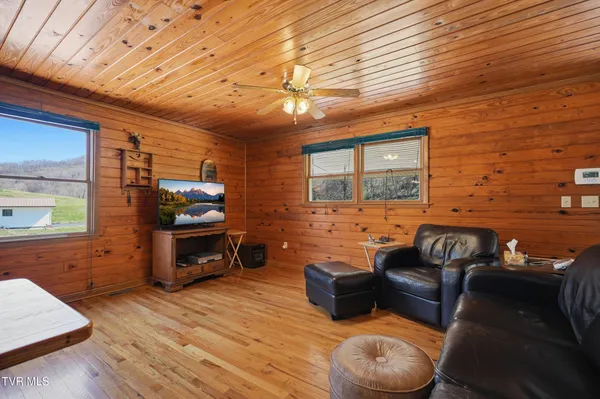 $595,995 | 1505 Williams Hollow Road, Big Stone Gap, VA 24219