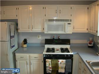 8545 Ridgeway Street Philadelphia, PA 19111 - Photo 5 of 12 Kitchen