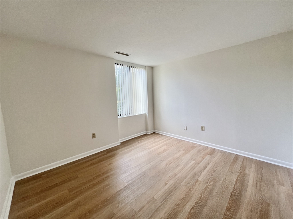 1004 Paradise Road, Unit 1H Swampscott, MA 01907 - Photo 20 of 30