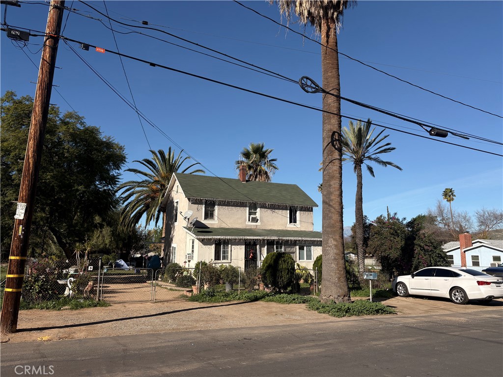 257 Highland Avenue Riverside, CA 92507 - Photo 5 of 15 a view of a street with a cars parked in front of it