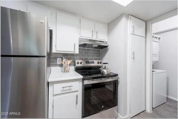 $1,569 | 2311 East Union Hills Drive, Unit 21, Phoenix, AZ 85024