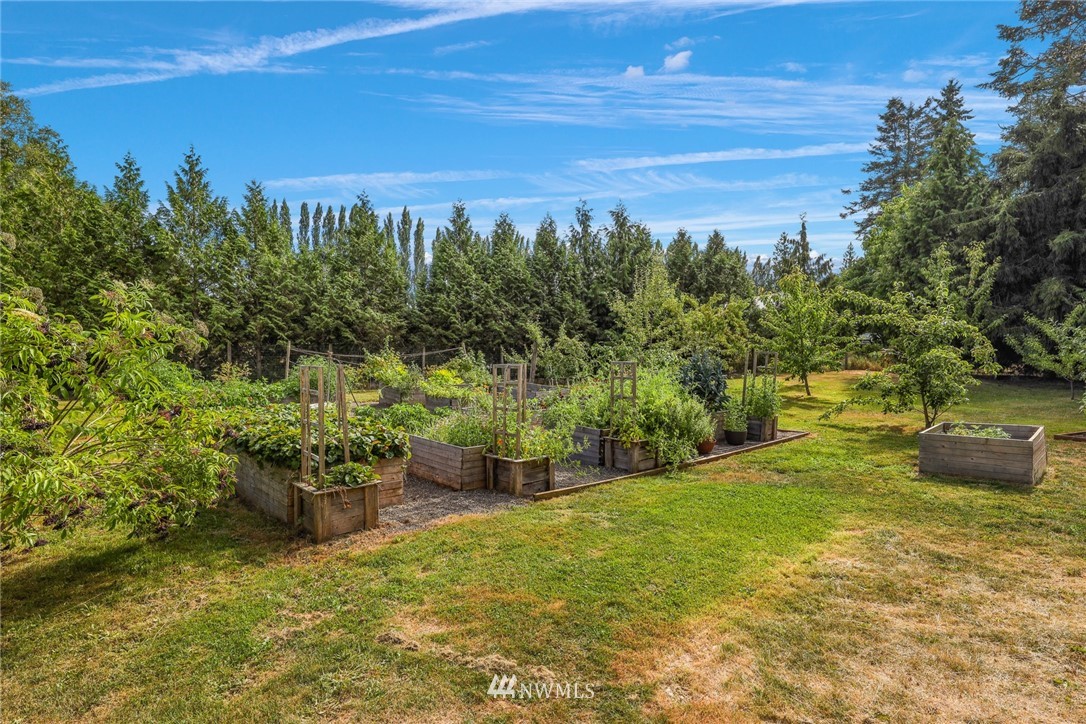 2287 East Hemmi Road Bellingham, WA 98226 - Photo 33 of 35 a view of a garden with an outdoor space