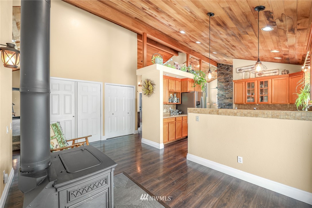 2287 East Hemmi Road Bellingham, WA 98226 - Photo 9 of 35 a view of an entryway and kitchen