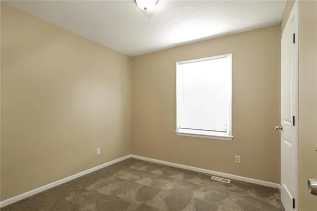 $2,025 | 525 Kenneth Lane, Belton, MO 64012