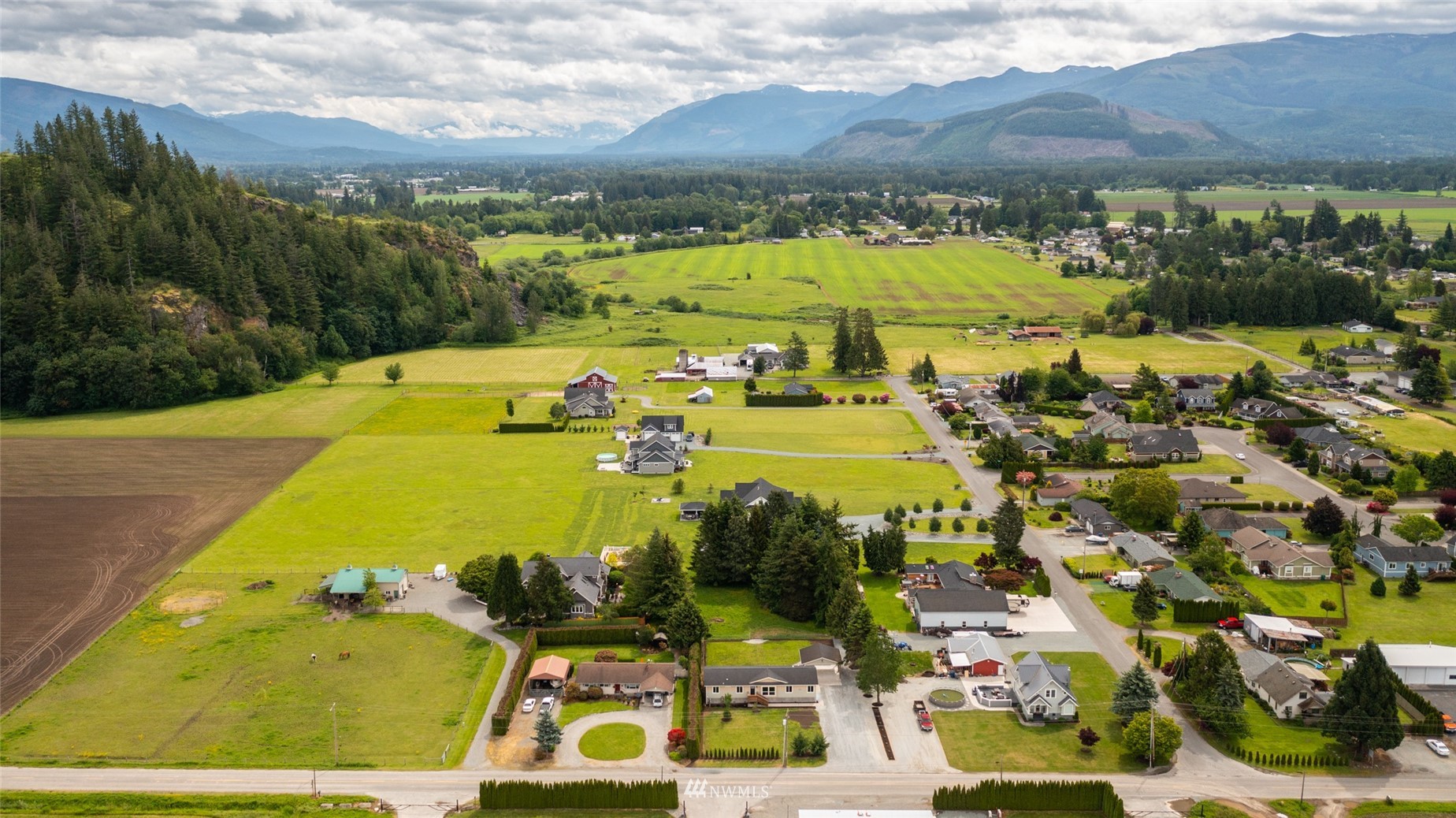 10485 Gardner Road Burlington, WA 98233 - Photo 2 of 40 Gallery Image 2
