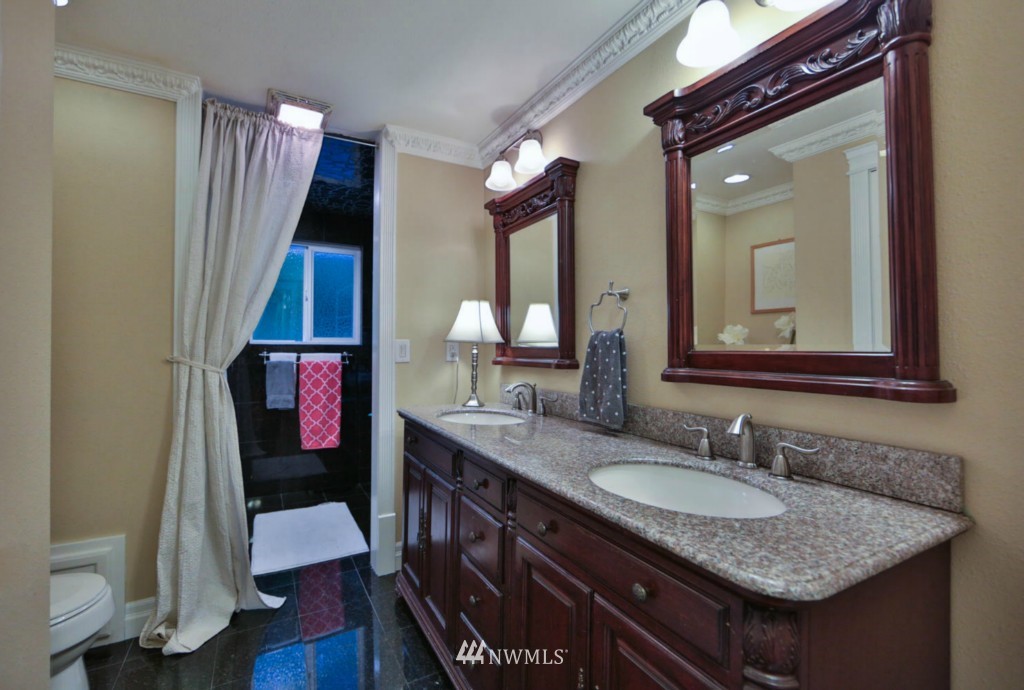 21029 West Richmond Road Bothell, WA 98021 - Photo 11 of 25 Gallery Image 11