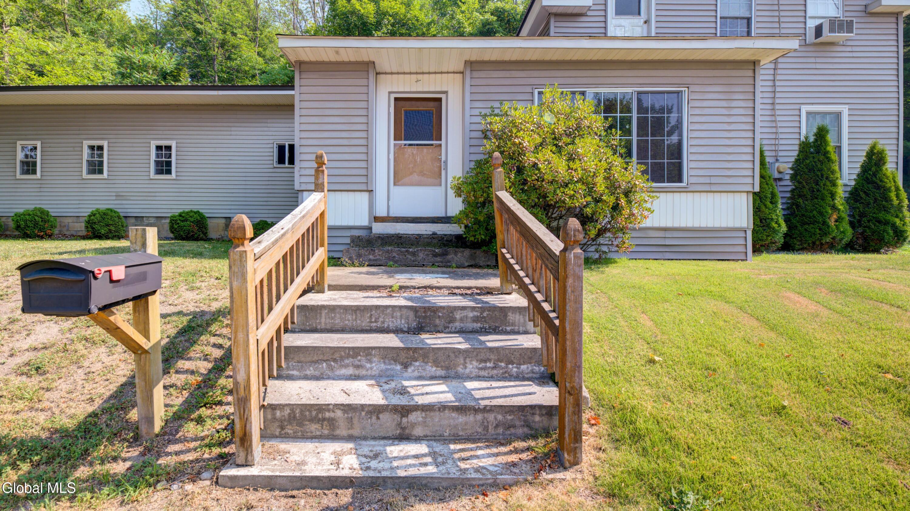 303 Ashe Road Manheim, NY 13365 - Photo 5 of 60 303 Ashe Rd-41