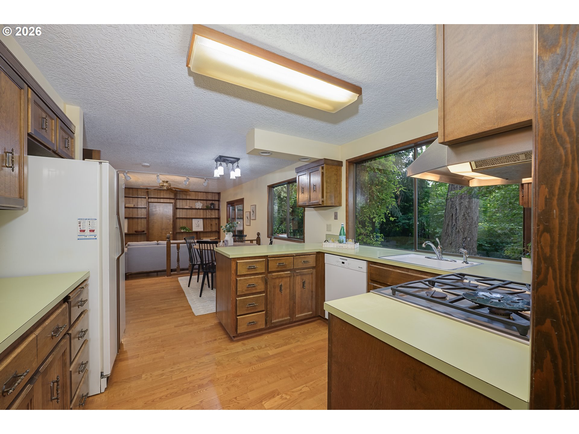 5825 Southwest Spruce Avenue Beaverton, OR 97005 - Photo 7 of 35