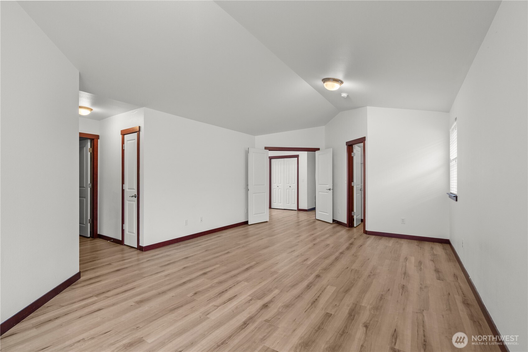 18410 42nd Avenue Southeast Bothell, WA 98012 - Photo 13 of 21