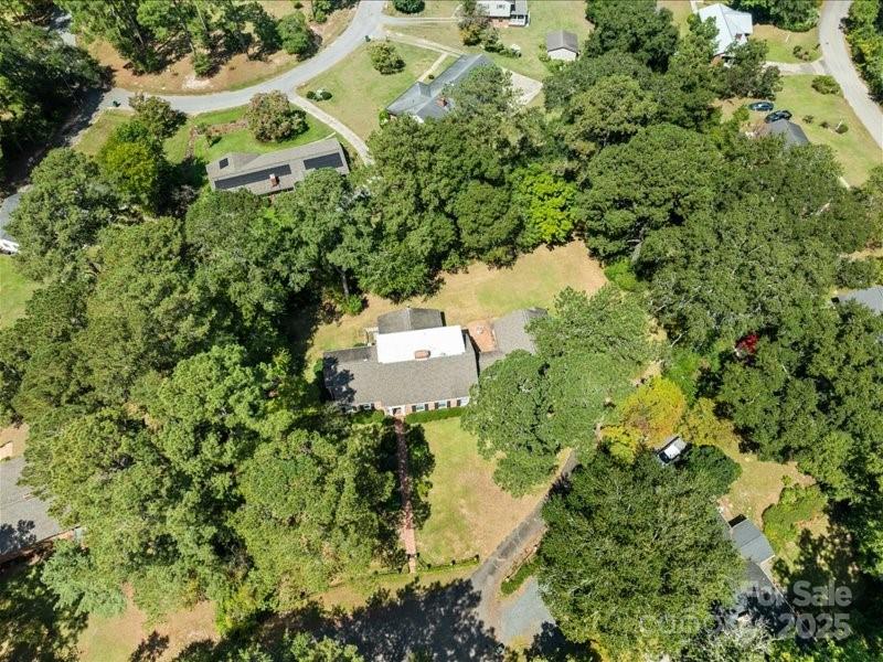 122 Lakeway Drive Cheraw, SC 29520 - Photo 4 of 48